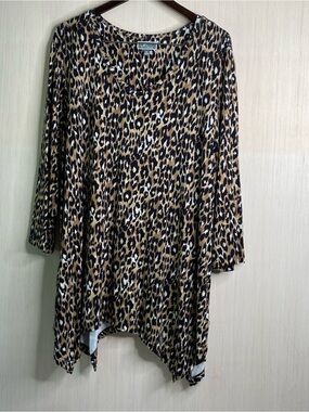 JM Collection Plus Stretchy Leopard Print V-Neck Shark Bite Hem Tunic Top 3X